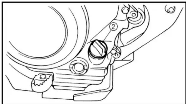YAMAHA TT-R125E (2006) - ENGINE OIL REPLACEMENT - 1