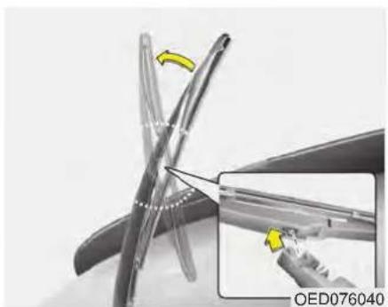 KIA Rio (2016) - CAUTION - Wiper arms - 2