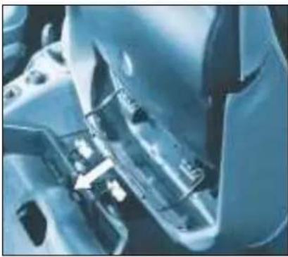 PEUGEOT 206 (2002) - Démontage de l'assise avant passager modulable - 1