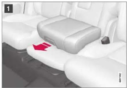 VOLVO XC90 (2017) - Abaisser le coussin d'assise du siège pour enfant intégré\* - 1