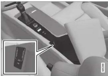 VOLVO XC90 (2017) - Connector une unité au port USB - 1