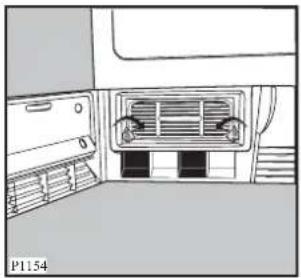 ZANUSSI ZTE 225 - Nettoyage du condenseur d'air - 2