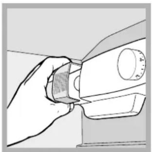 Hotpoint Ariston BTS16201 - Remplacement de l'ampoule d'éclairage - 1