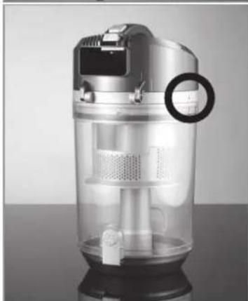 Cleanmaxx Z 07504 - Emptying the Dust Container - 3