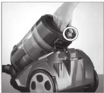 Cleanmaxx Z 07504 - Emptying the Dust Container - 1