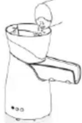 Line drawing of a kitchen brush with a handle and lid (no text or symbols).