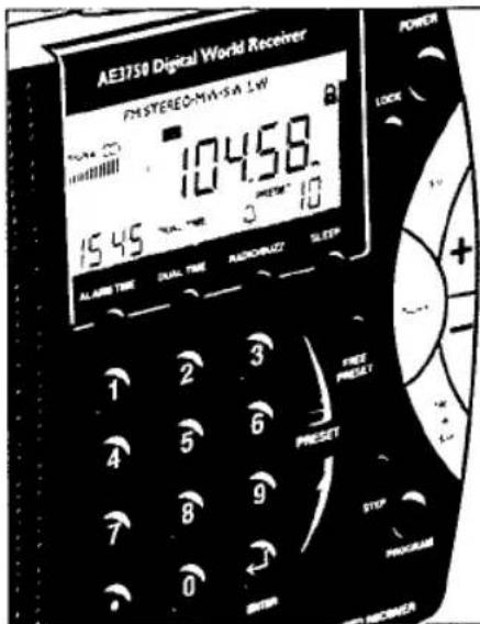 Récepteur numérique mondial AE3750 FM STÉRÉO-MA-SA LW 104.58 15.45 ALARME HEURE DOUBLE HEURE PUDOM/UEZ SLEEP POWER LOCK 1 2 3 4 5 6 Preset FREE Preset 7 8 9 STOP PROGRAMME MCHOWER