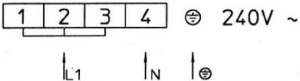 1 2 3 4 ⏱ 240V ~ ↓L1 ↑N ↑⊕