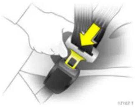 Illustration of a hand using a yellow arrow to tighten the seatbelt (no text or symbols present)