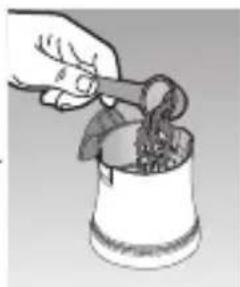 Illustration d'une main versant un liquide dans un récipient avec une cuillère (aucun texte ni symbole)