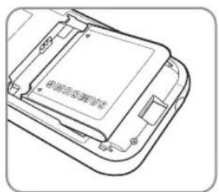 SAMSUNG UE55C9000ZK - Indsættelse af batteriet - 2