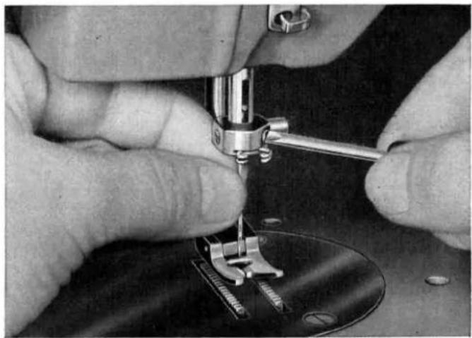 VERITAS Textima 8014/22 - Das Auswechseln der Nadel (Abb. 24) - 1