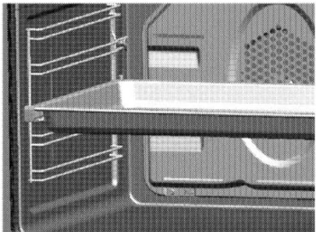 LEISURE CS100F720X - Placing the wire shelf and tray onto the telescopic racks properly - 1