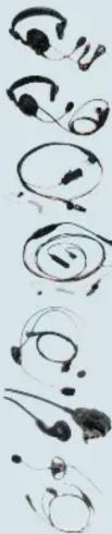 Traits de pinceau d'encre noire abstraits sur fond clair, aucun texte ou symbole présent