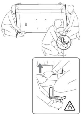 Technical diagram showing installation procedure with workers and safety symbols, including a magnified view of the tool.
