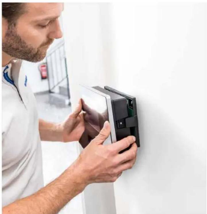 Dormakaba Terminal 97 00 - Fast reliable set-up with "1-click installation" - 4