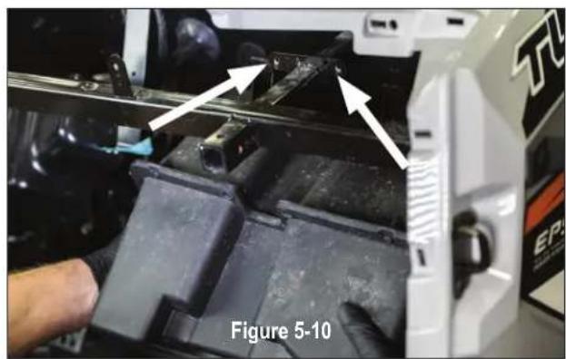 MB QUART MBQR-STG5-RC1 - STEP 7 – REMOVE THE GLOVE BOX - 1