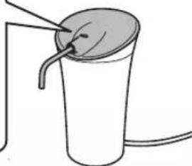 Dessin au trait simple d'une tasse avec une paille insérée, sans texte ni symbole.
