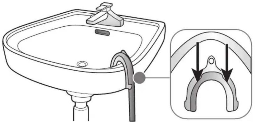 INSIGNIA NS-TWM16WH9 - Étape 5 : Connexion du tuyau de vidange - 1
