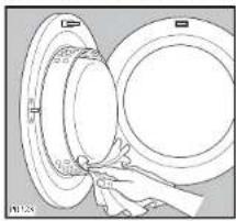 Zanussi-Electrolux TD4113W - Cleaning the door - 1