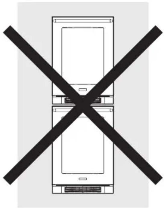 Diagram of a smartphone with two crossed-out screens and a diagonal line crossing (no text or symbols)
