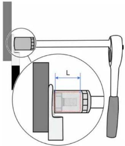 Technical diagram showing a mechanical assembly with labeled dimension L and magnified detail view