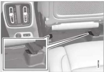 VOLVO XC40 Twin Engine (2020) - Lower mounting points for child seats - 2