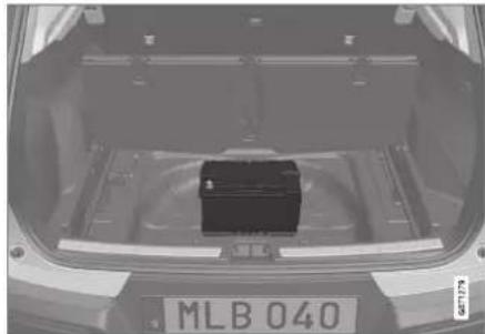 VOLVO XC40 Twin Engine (2020) - The service life and capacity of the starter battery - 1