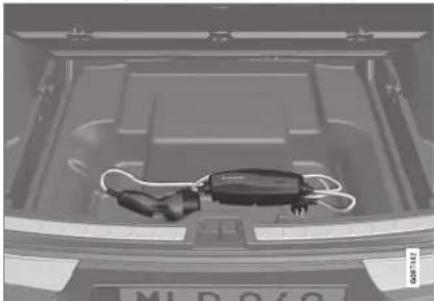 VOLVO XC40 Twin Engine (2020) - Charging cable - 1