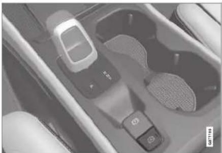VOLVO XC40 Twin Engine (2020) - Activating and deactivating the automatic brake at a standstill - 1