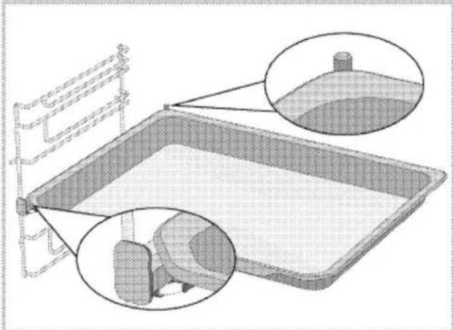 Rendu 3D d'un réservoir rectangulaire avec des supports latéraux et deux médaillons circulaires montrant des composants internes (sans texte ni symboles)