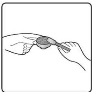 Illustration de deux mains tenant un petit objet avec un outil, sans texte ni symboles