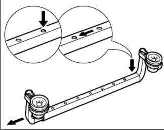 Schéma technique montrant un assemblage mécanique avec des pièces étiquetées et des flèches directionnelles indiquant le mouvement ou l'assemblage.