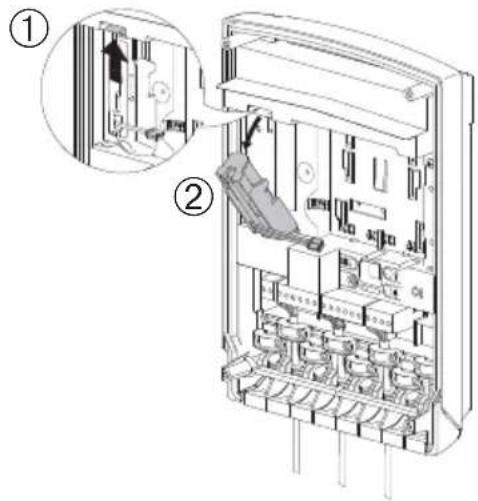 HAGER LCB01F - Retirer le boîtier de la batterie. - 1
