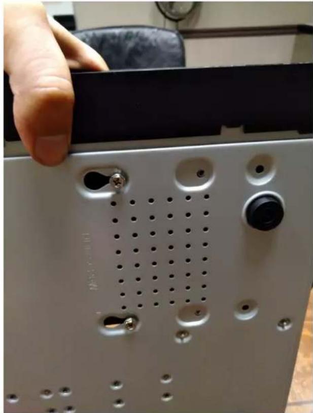 Lorex N863B - Pour enlever le disque dur : - 2