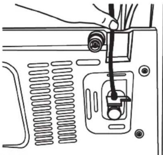 BEKO B7RGNE665ZDS - De waterslang aansluiten op het product - 2