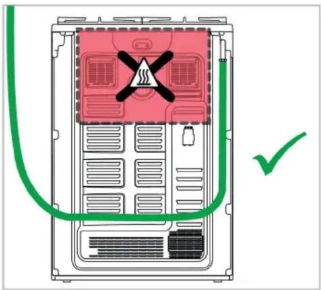 Diagram of a server rack with a warning symbol and a green checkmark indicating installation or status.