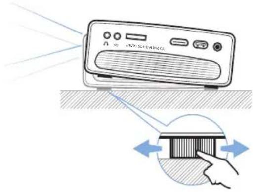 Diagram showing a device emitting laser beams to a screen, with Chinese text labels and directional arrows indicating light interaction.