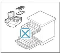 Illustration d'une machine de nettoyage ou de rangement avec une boîte étiquetée et des accessoires (sans texte ni symboles)