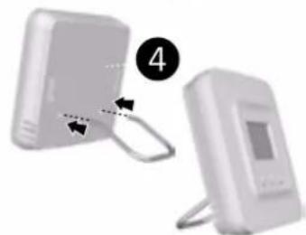 Two white electronic devices with a labeled component '4' and directional arrows indicating movement or connection (no text or symbols on device bodies)
