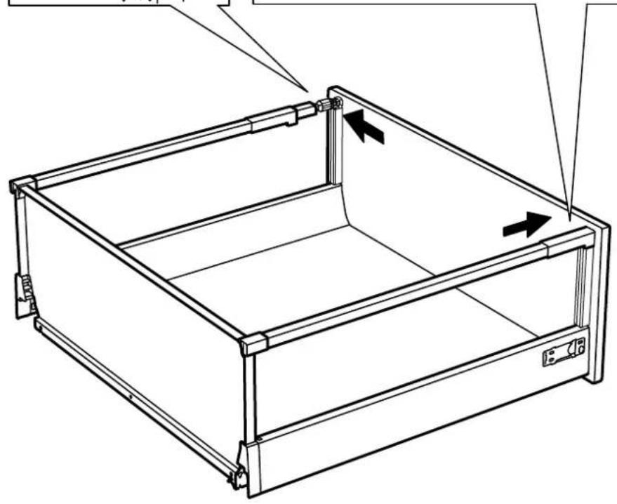 Dessin technique au trait d'un cadre métallique rectangulaire avec connecteurs latéraux et compartiments internes (sans texte ni symboles)