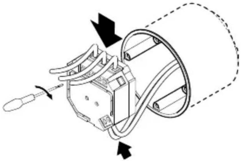 Technical line drawing of a mechanical device with internal components and directional arrows (no text or symbols)