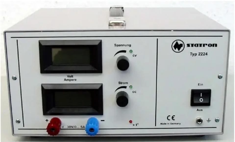 Volt Ampere Spannung CV Strom CC + 0...30V/0...5A > t° Statron Typ 2224 Ein O Aus CE Made in Germany