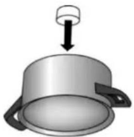 HISENSE HEIT6A40WG - BATTERIE DE CUISINE ADAPTÉE À UNE TABLE DE CUISSON À INDUCTION - 1