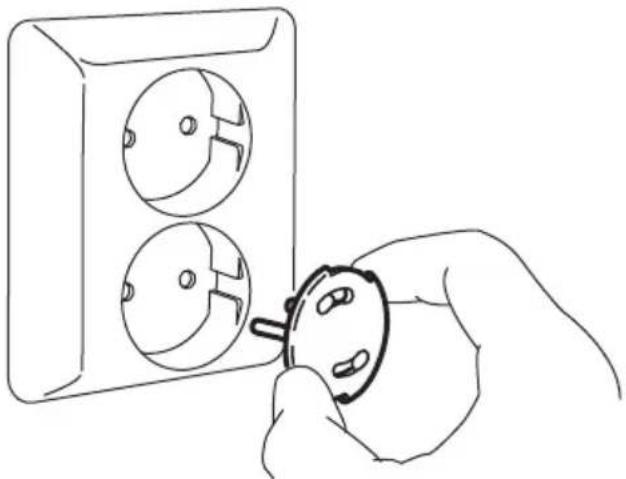 Dessin au trait d'une main insérant une prise dans une prise murale (sans texte ni symboles)