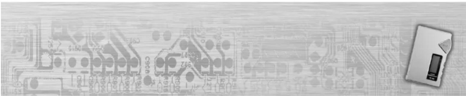 Gros plan d'une carte de circuit imprimé avec des circuits intégrés et un disque dur (aucun texte ou symbole lisible)