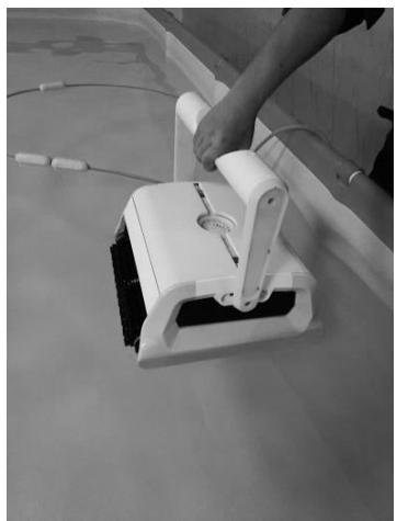 Edenea CLEANER ORCA 300 1 - a. To immerse the cleaner - 1