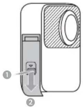 KanDao QooCam 3 - バッテリーの取り付けとmicroSDカードの挿入 - 1