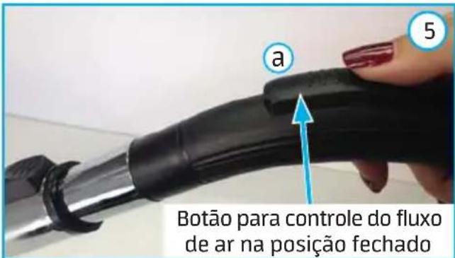 Botão para controle do fluxo de ar na posição fechado