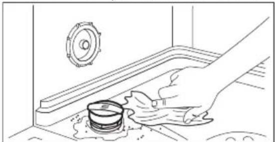 ELECTROLUX ESI4500LOX - Come riempire il contenitore del sale - 2